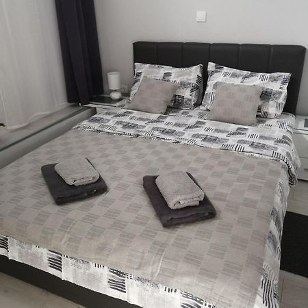 Gray Luxe Apartment Belgrade Exterior photo