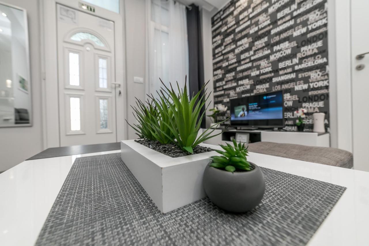 Gray Luxe Apartment Belgrade Exterior photo