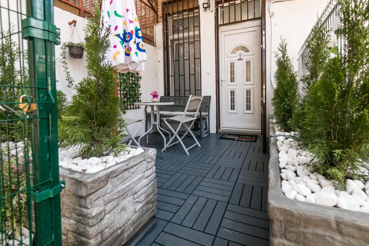 Gray Luxe Apartment Belgrade Exterior photo